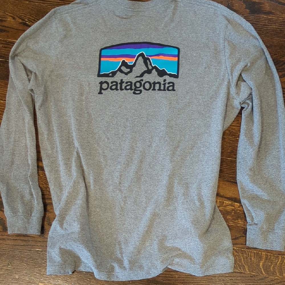 Patagonia Gray Long Sleeve with Vibrant Logo Size XL
